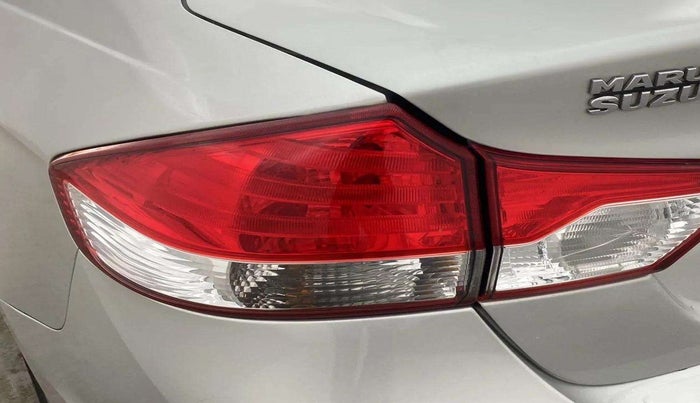 2016 Maruti Ciaz VXI, CNG, Manual, 49,410 km, Left tail light - < 2 inches,no. = 2