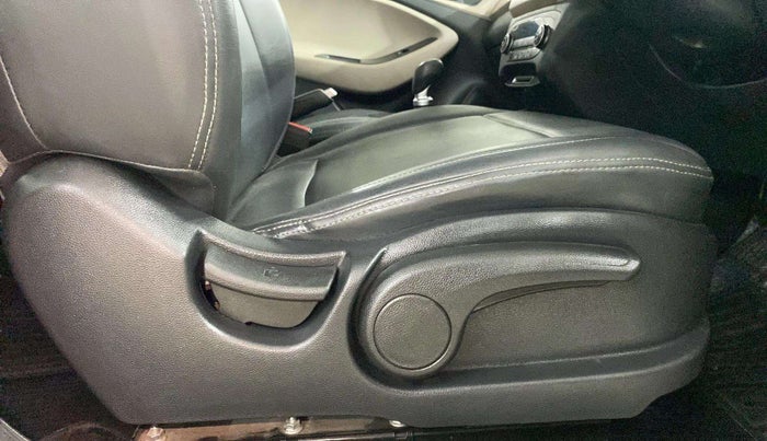 2016 Hyundai Elite i20 ASTA 1.2, Petrol, Manual, 45,223 km, Driver Side Adjustment Panel