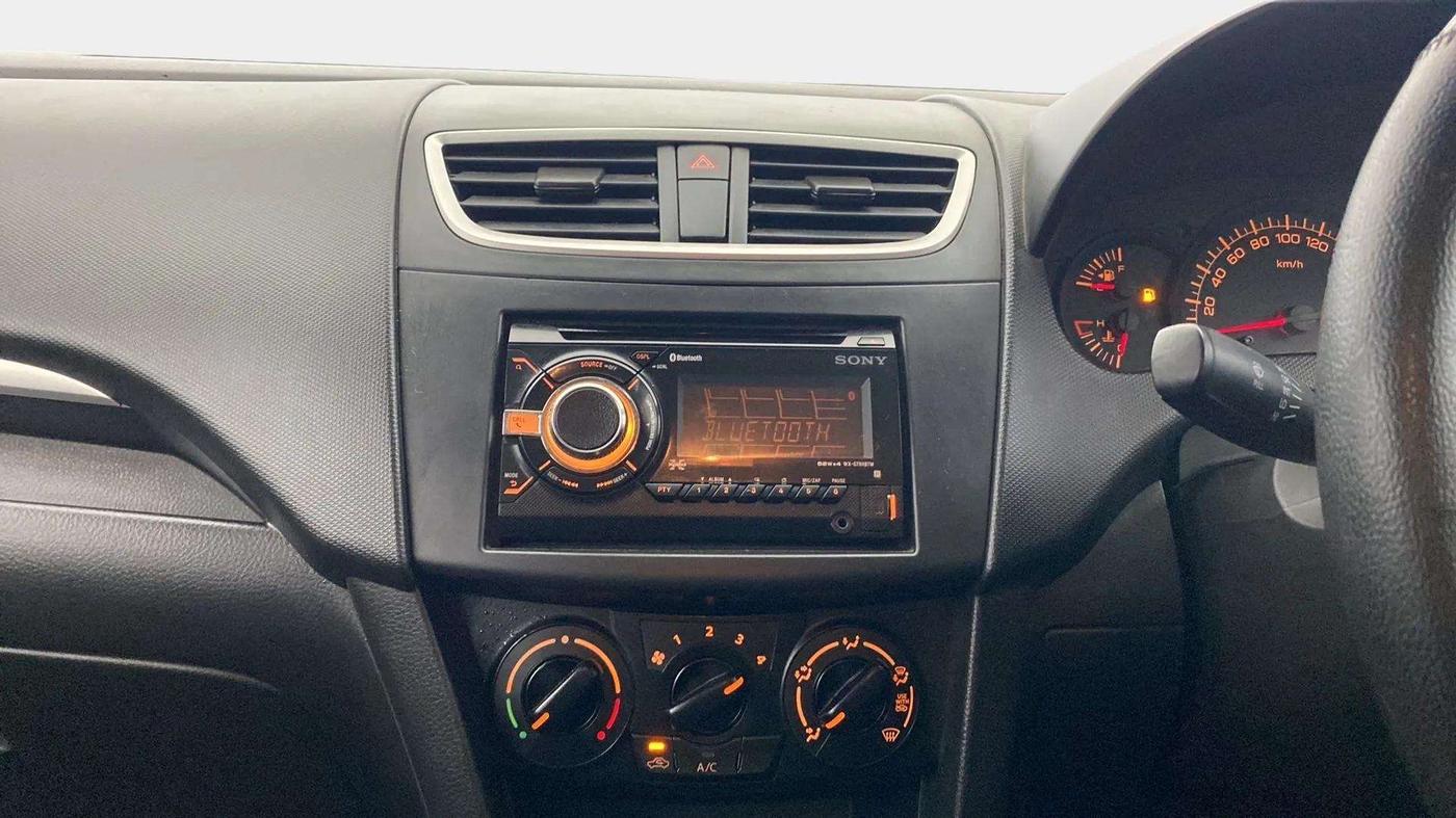 2015 Maruti Swift LXI, Petrol, Manual, 17,141 km, Air Conditioner