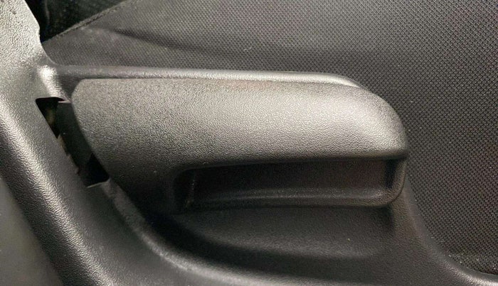 2015 Maruti Swift LXI, Petrol, Manual, 17,141 km, Driver Side Adjustment Panel