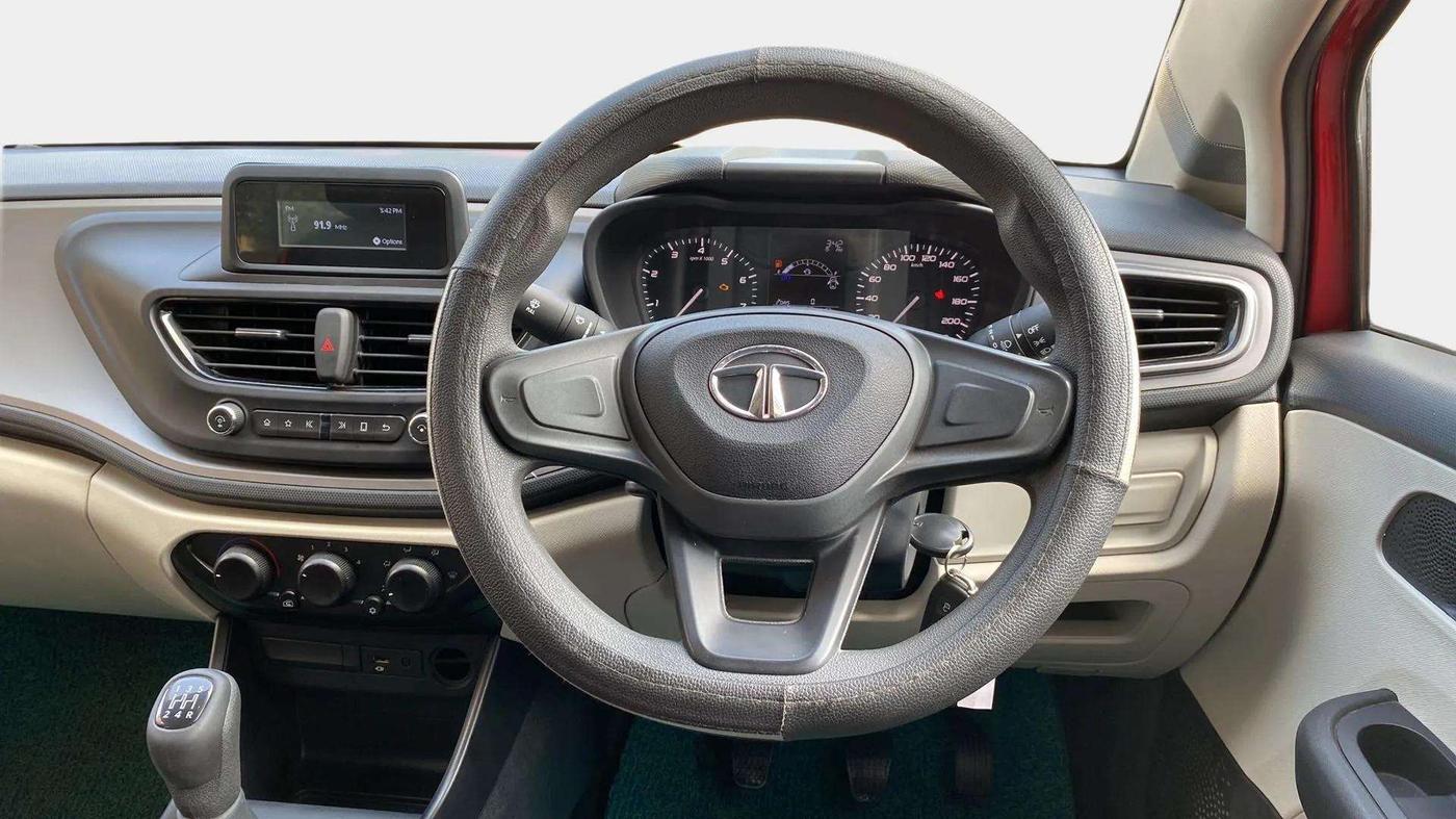 2021 Tata ALTROZ XE PETROL, Petrol, Manual, 5,412 km, Steering Wheel Close Up