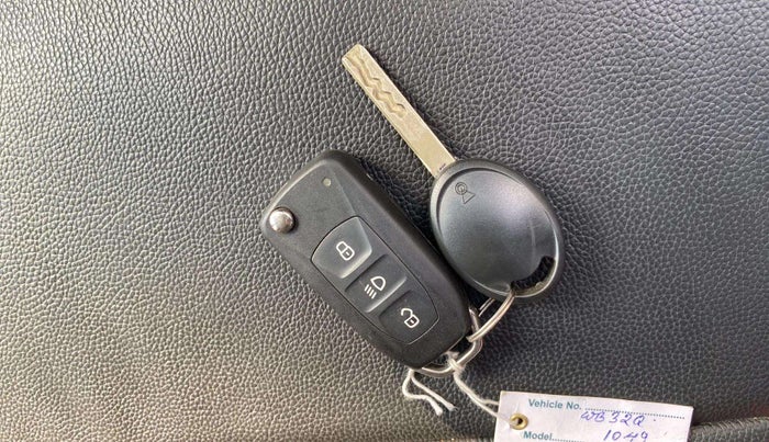2021 Tata ALTROZ XE PETROL, Petrol, Manual, 5,412 km, Key Close Up