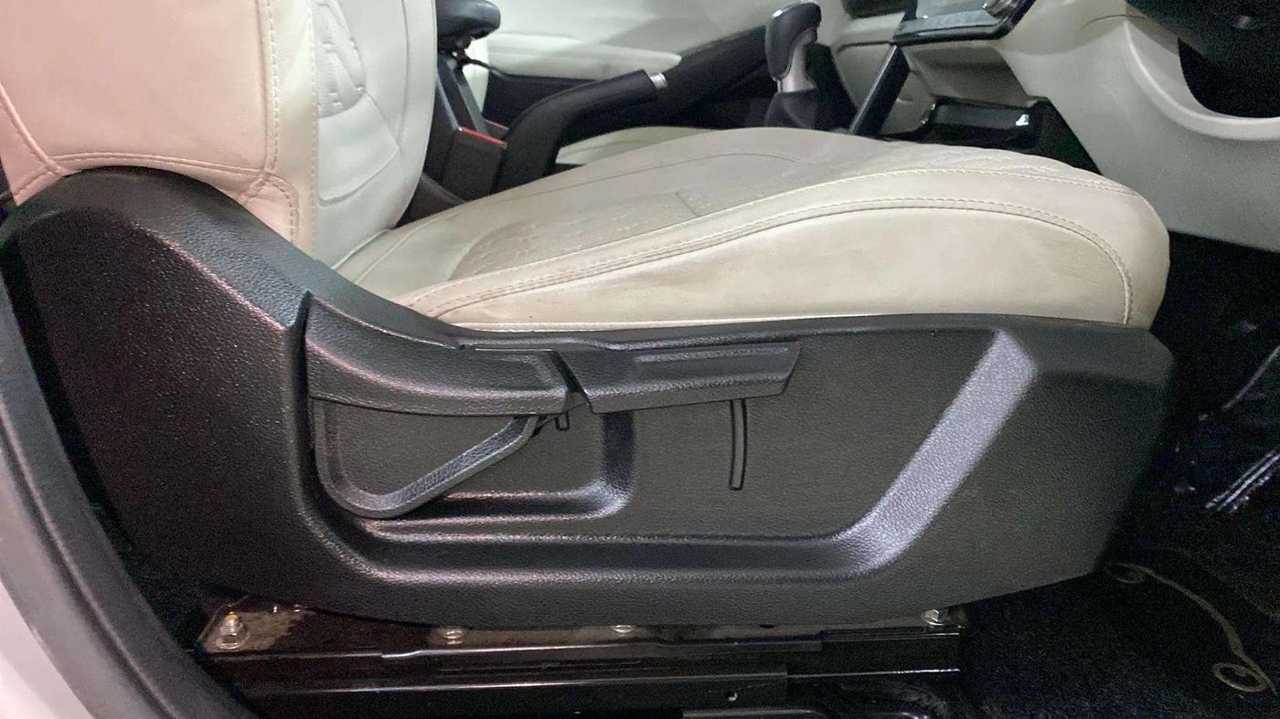 2019 KIA SELTOS HTX 1.5 PETROL, Petrol, Manual, 46,509 km, Driver Side Adjustment Panel