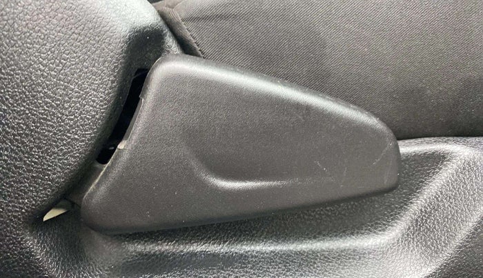 2019 Renault Kwid RXT 1.0 AMT (O), Petrol, Automatic, 11,561 km, Driver Side Adjustment Panel