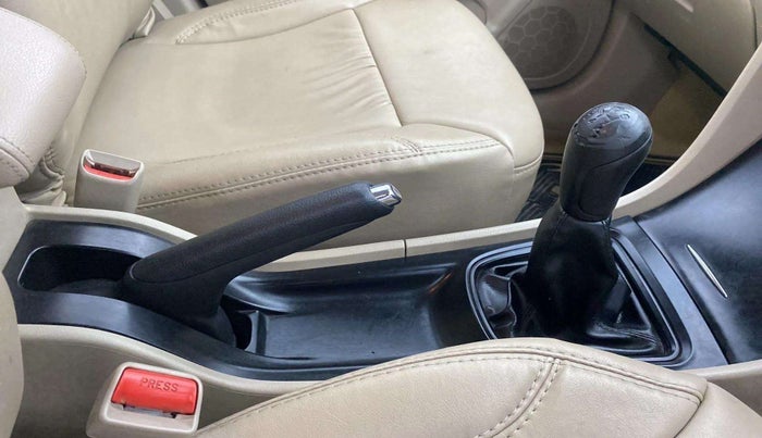 2016 Maruti Ciaz VXI (O), Petrol, Manual, 40,600 km, Gear Lever