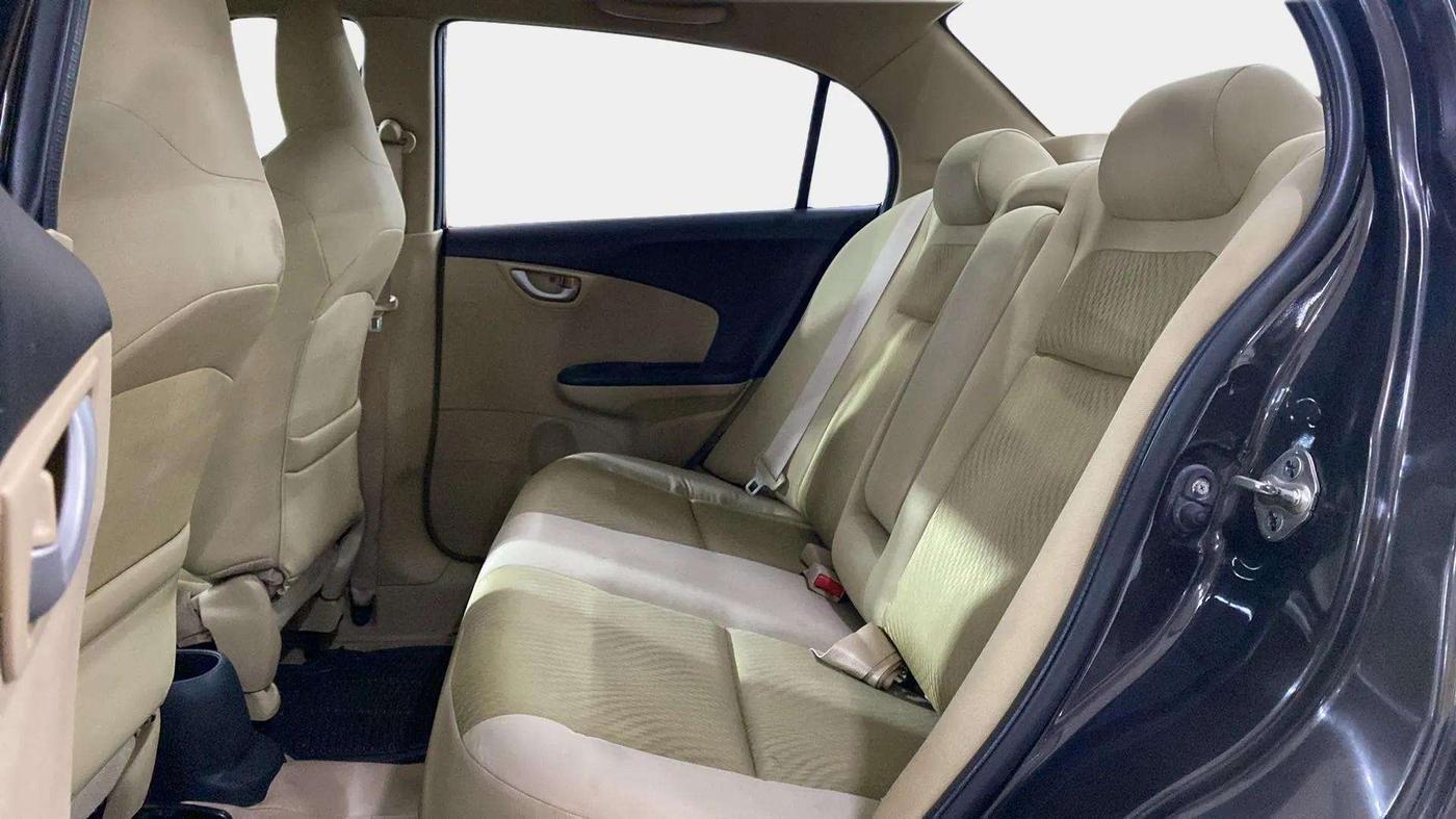 2015 Honda Amaze 1.2L I-VTEC VX, Petrol, Manual, 35,203 km, Right Side Rear Door Cabin