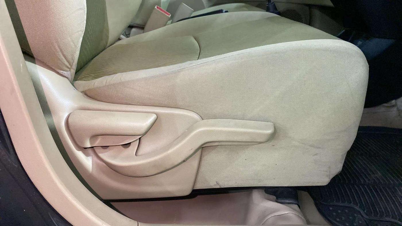 2015 Honda Amaze 1.2L I-VTEC VX, Petrol, Manual, 35,203 km, Driver Side Adjustment Panel