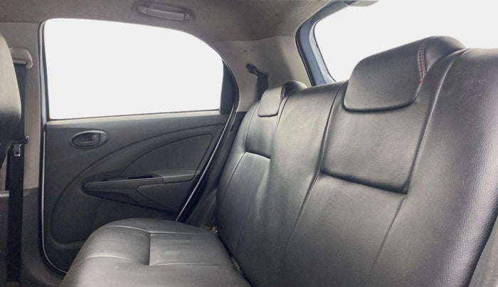 2012 Toyota Etios Liva GD, Diesel, Manual, 1,23,292 km, Right Side Rear Door Cabin