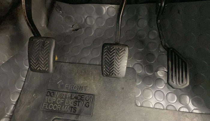 2012 Toyota Etios Liva GD, Diesel, Manual, 1,23,292 km, Pedals