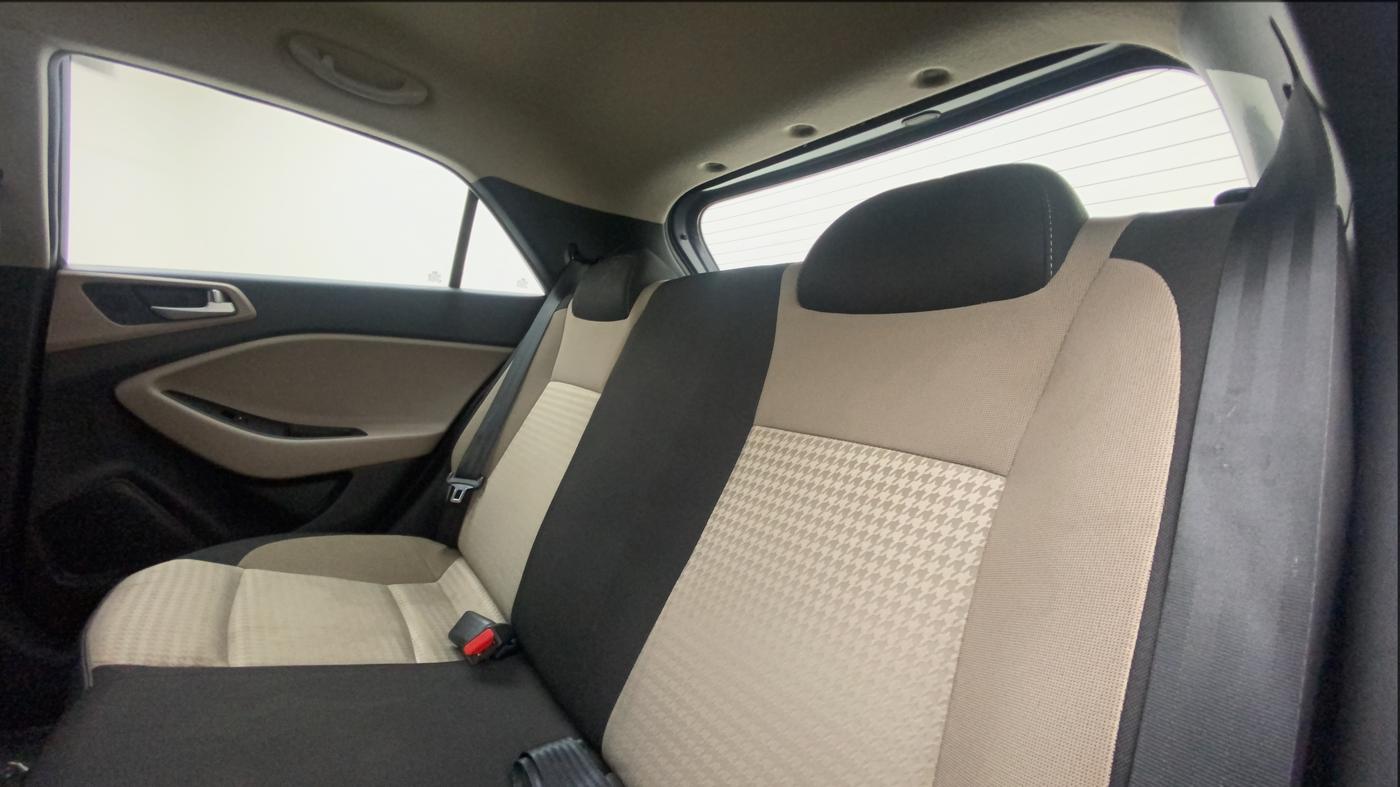2020 Hyundai Elite i20 SPORTZ PLUS 1.2, Petrol, Manual, 15,180 km, Right Side Rear Door Cabin