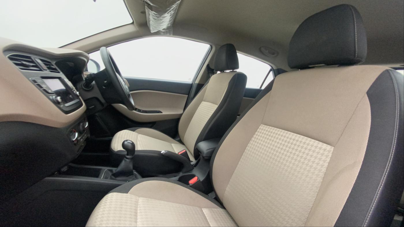 2020 Hyundai Elite i20 SPORTZ PLUS 1.2, Petrol, Manual, 15,180 km, Right Side Front Door Cabin