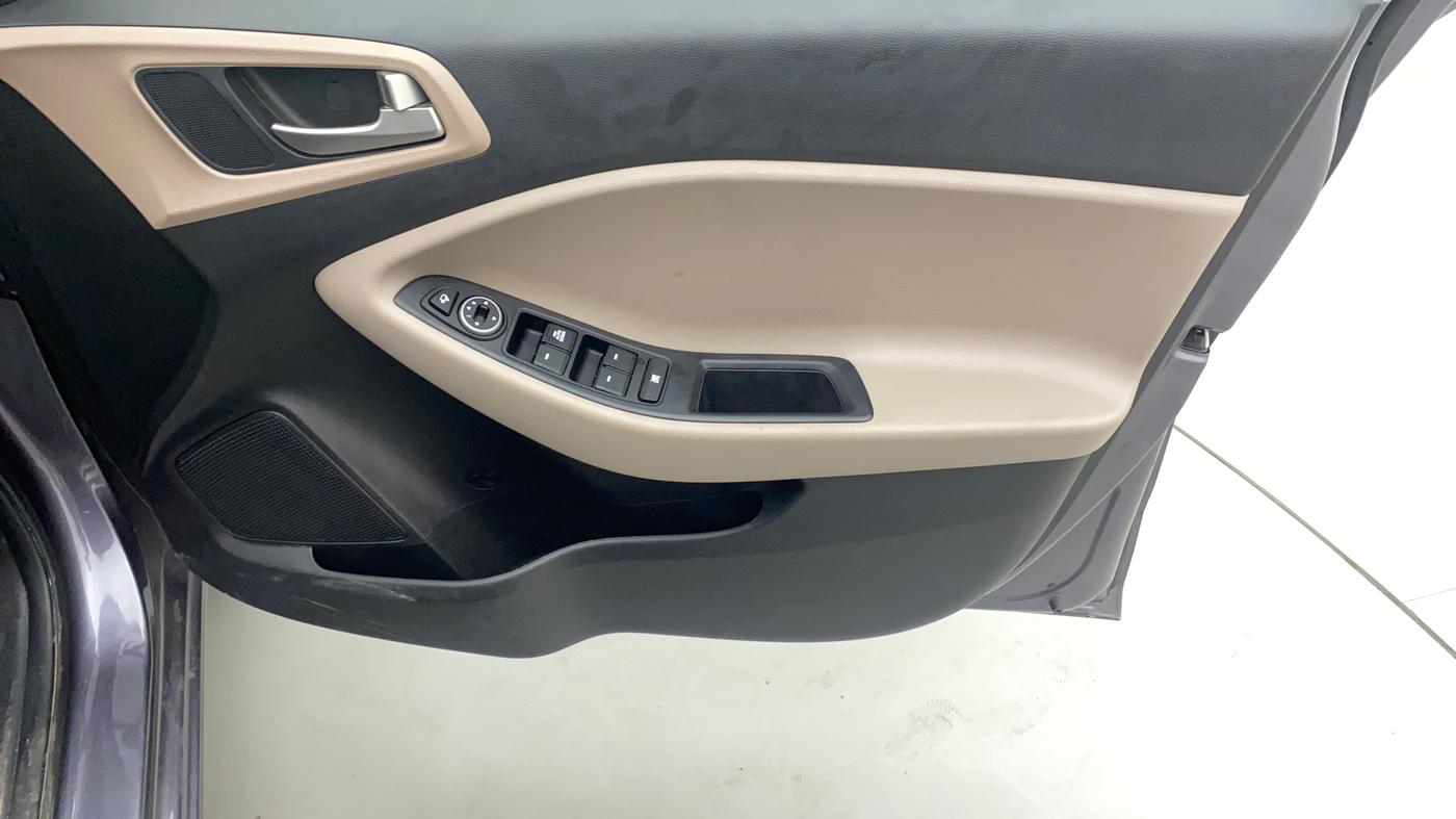 2020 Hyundai Elite i20 SPORTZ PLUS 1.2, Petrol, Manual, 15,180 km, Driver Side Door Panels Control