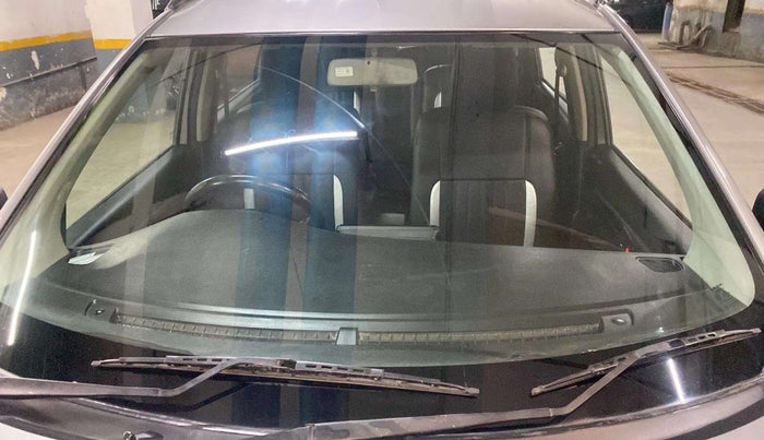 2019 Maruti XL6 ALPHA MT, Petrol, Manual, 91,463 km, Front windshield - Minor spot on windshield