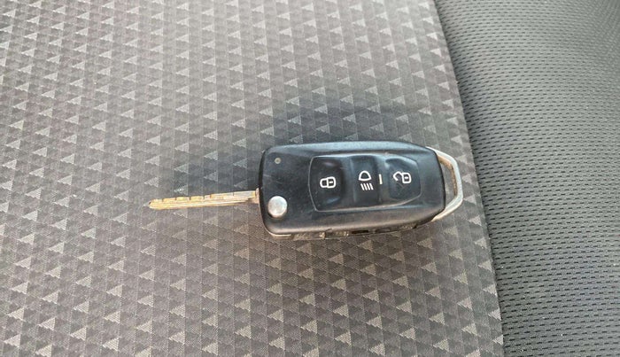 2018 Tata Tiago XZ PETROL, Petrol, Manual, 57,341 km, Key Close Up