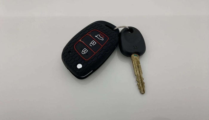 2016 Hyundai Elite i20 SPORTZ 1.2, Petrol, Manual, 32,639 km, Key Close Up