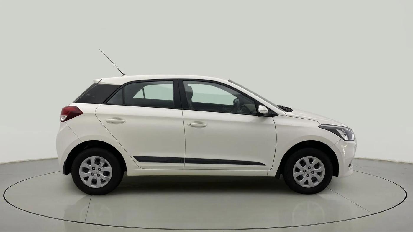 2016 Hyundai Elite i20 SPORTZ 1.2, Petrol, Manual, 32,639 km, Right Side View