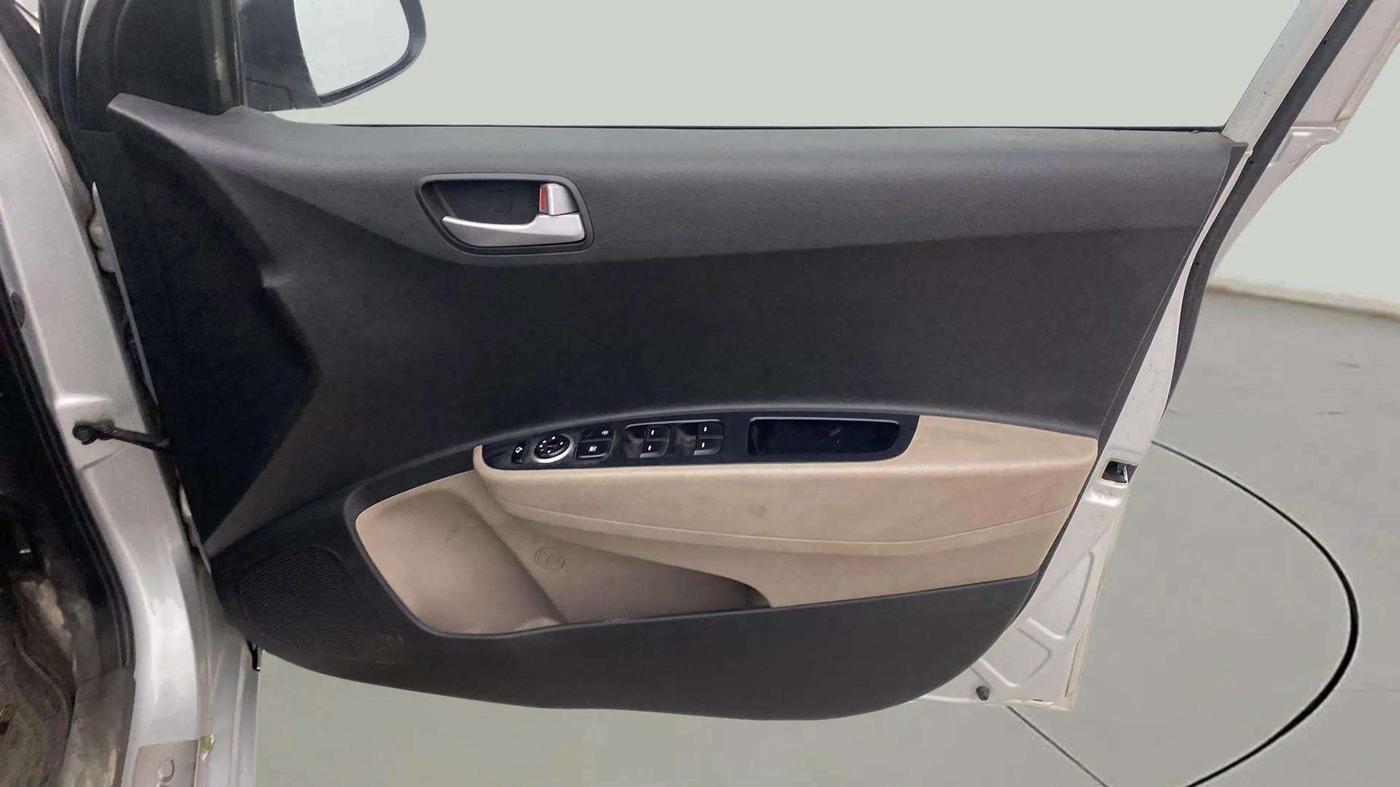 2014 Hyundai Grand i10 ASTA (O) 1.2 KAPPA VTVT, CNG, Manual, 76,659 km, Driver Side Door Panels Control