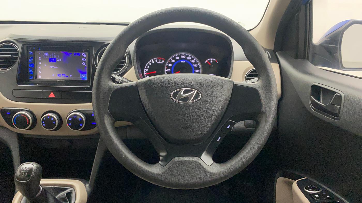 2017 Hyundai Grand i10 MAGNA 1.2 KAPPA VTVT, Petrol, Manual, 29,551 km, Steering Wheel Close Up