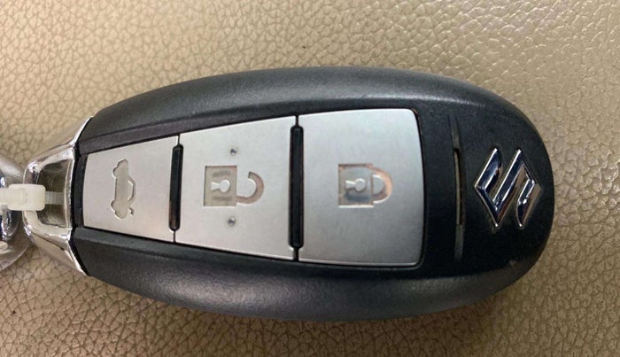 2017 Maruti Ciaz ZXI+, Petrol, Manual, 42,056 km, Key Close Up