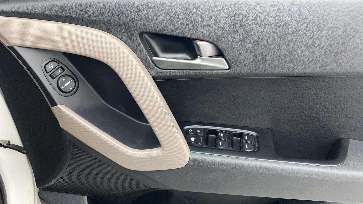 2017 Hyundai Creta SX PLUS AT 1.6 PETROL, Petrol, Automatic, 78,624 km, Driver Side Door Panels Control