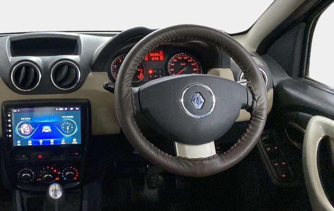 2013 Renault Duster RXL PETROL, Petrol, Manual, 38,705 km, Steering Wheel Close Up