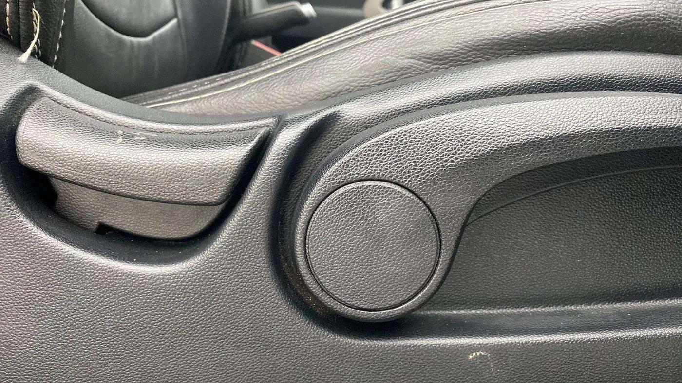 2018 Hyundai Creta E PLUS 1.6 PETROL, Petrol, Manual, 84,909 km, Driver Side Adjustment Panel