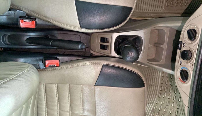 2016 Maruti Alto K10 VXI, Petrol, Manual, 26,933 km, Gear Lever