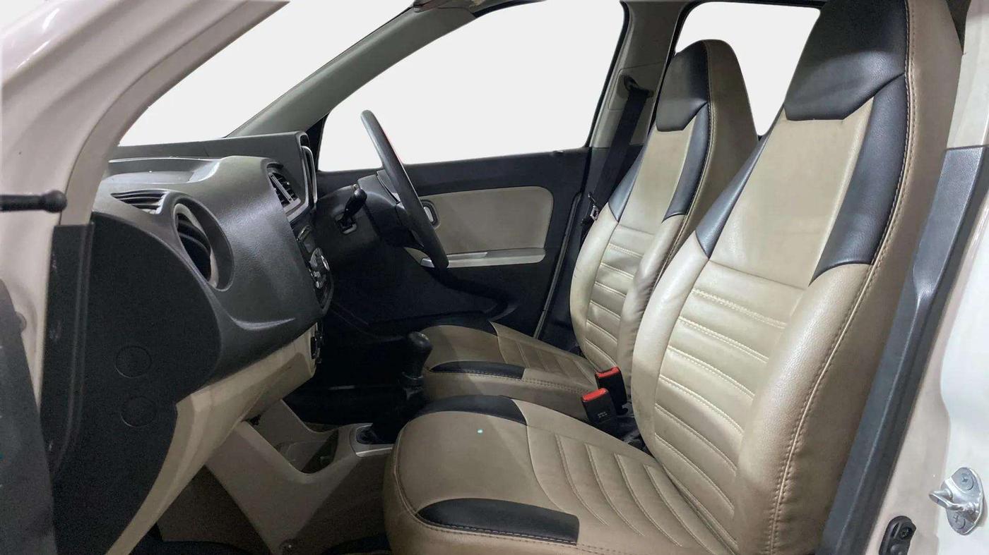 2016 Maruti Alto K10 VXI, Petrol, Manual, 26,933 km, Right Side Front Door Cabin