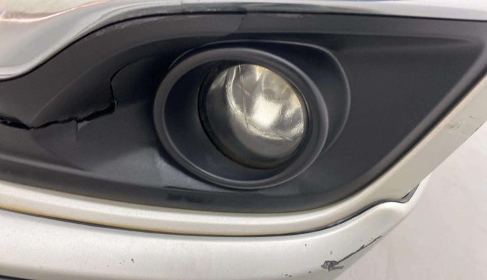 2017 Maruti Ertiga ZXI+, Petrol, Manual, 57,504 km, Left fog light - Minor damage