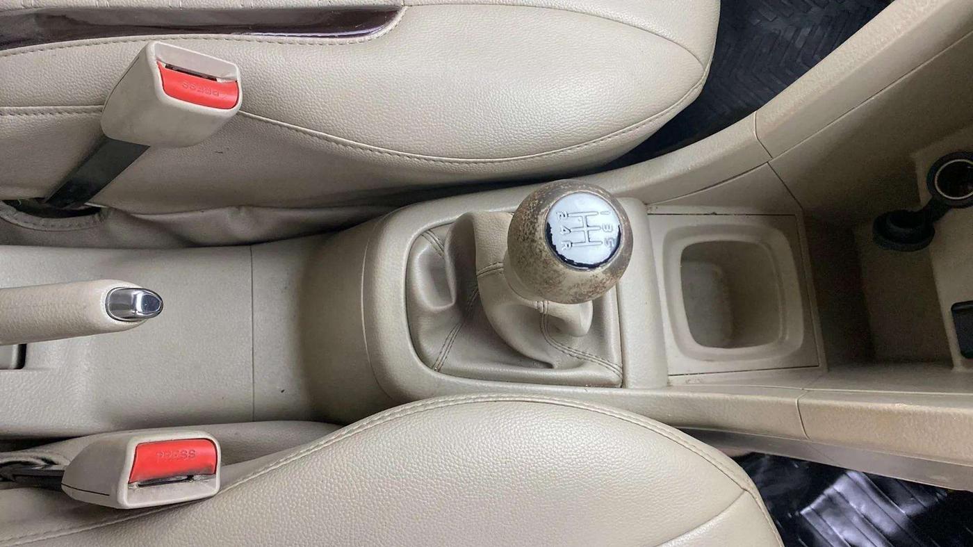 2017 Maruti Ertiga ZXI+, Petrol, Manual, 57,504 km, Gear Lever