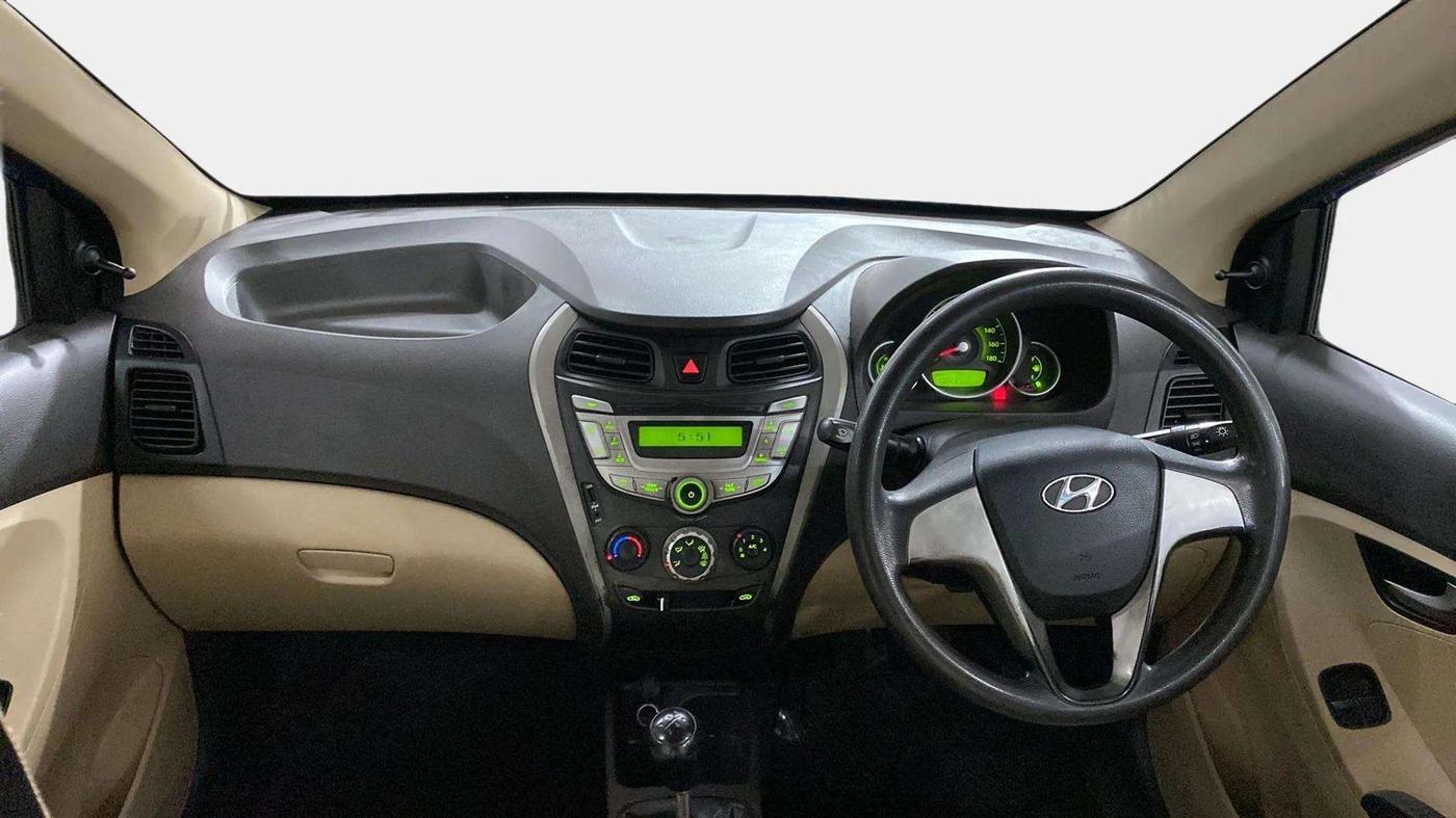 2015 Hyundai Eon SPORTZ, Petrol, Manual, 1,02,274 km, Dashboard