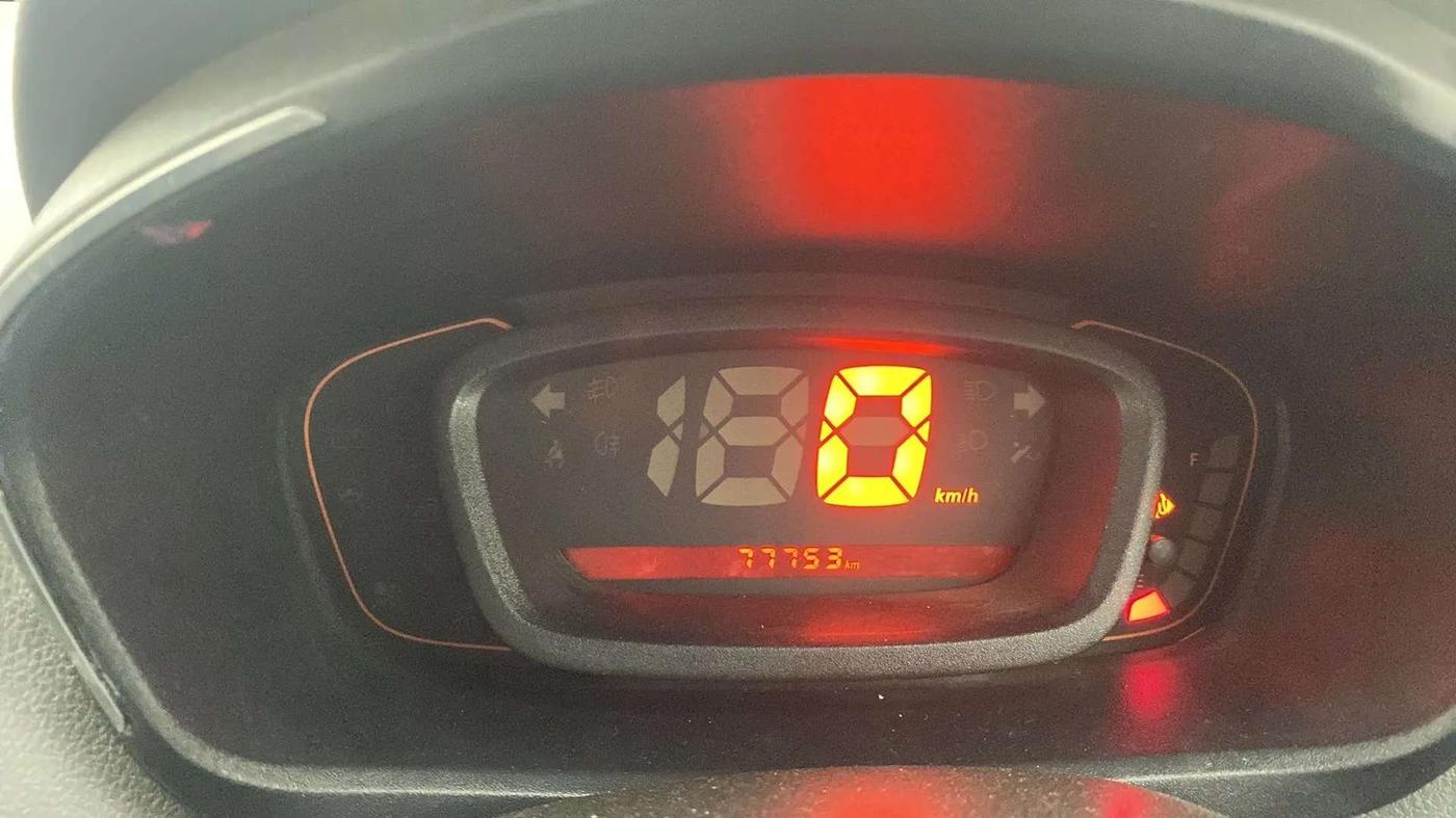 2017 Renault Kwid RXT 0.8, Petrol, Manual, 77,757 km, Odometer Image