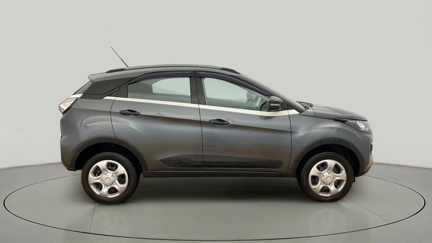 2022 Tata NEXON XM SUNROOF PETROL, Petrol, Manual, 54,545 km, Right Side View