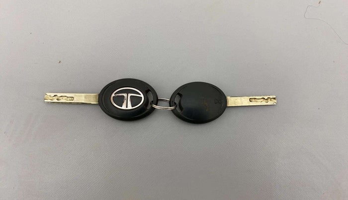 2019 Tata Tiago XM PETROL, Petrol, Manual, 34,118 km, Key Close Up