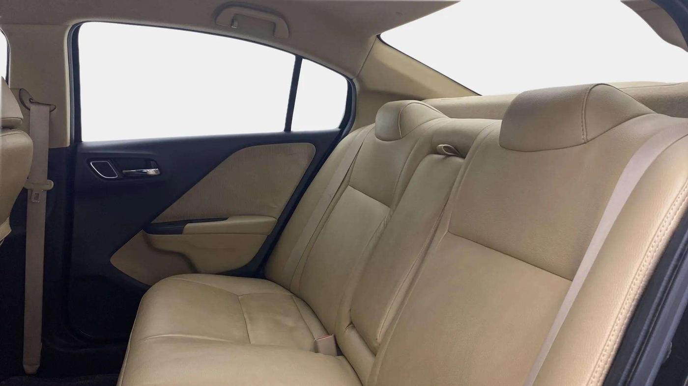 2017 Honda City 1.5L I-VTEC V MT, Petrol, Manual, 45,306 km, Right Side Rear Door Cabin