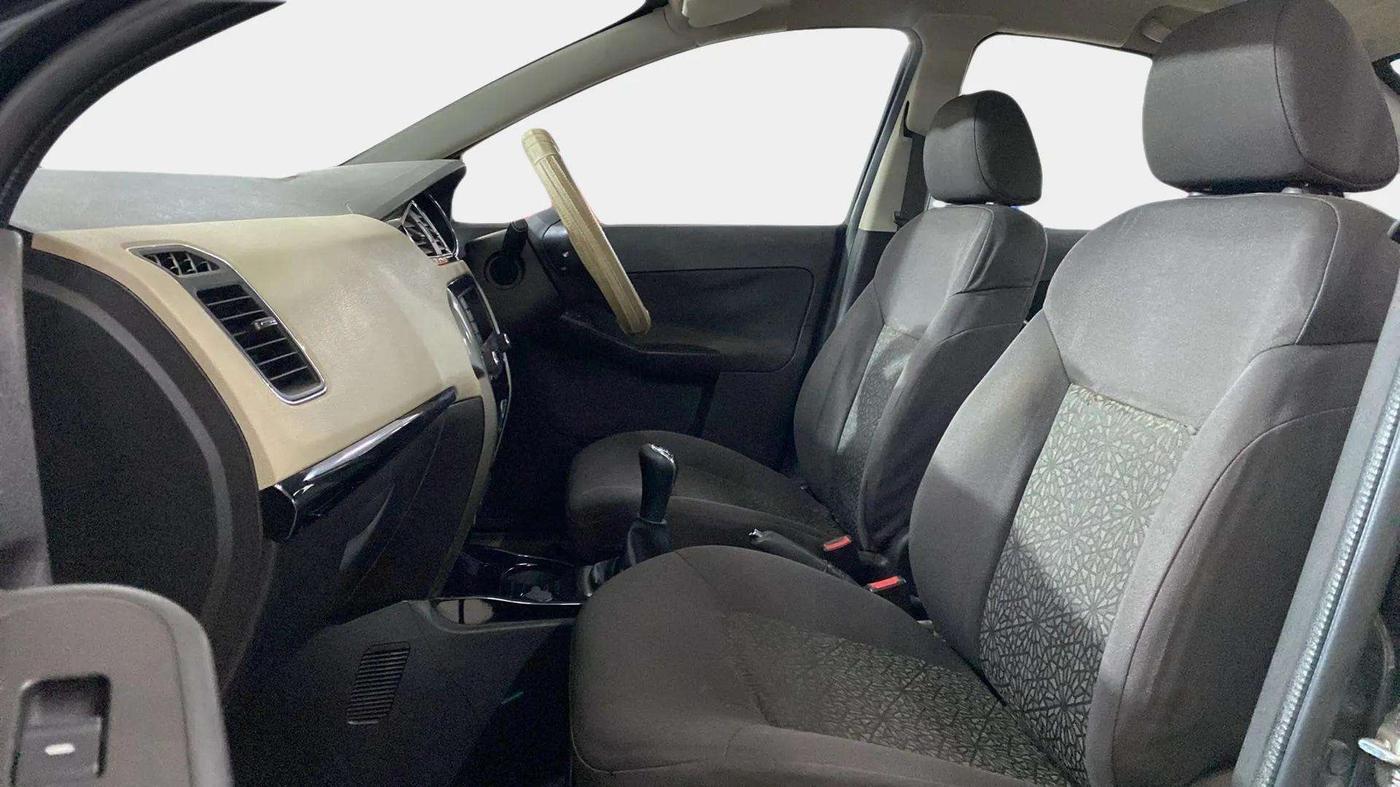 2014 Tata Zest XMS PETROL, Petrol, Manual, 61,284 km, Right Side Front Door Cabin