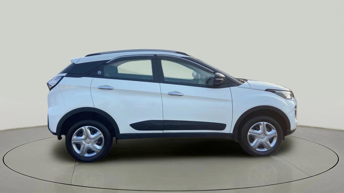 2023 Tata NEXON XM PETROL, Petrol, Manual, 8,903 km, Right Side View