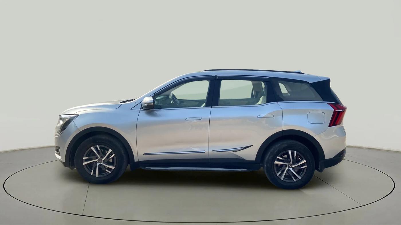 2022 Mahindra XUV700 AX 5 D AT 5 STR, Diesel, Automatic, 36,882 km, Left Side