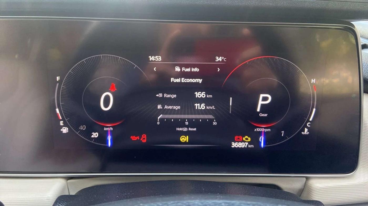 2022 Mahindra XUV700 AX 5 D AT 5 STR, Diesel, Automatic, 36,882 km, Odometer Image