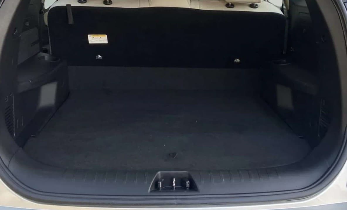2022 Mahindra XUV700 AX 5 D AT 5 STR, Diesel, Automatic, 36,882 km, Boot Inside