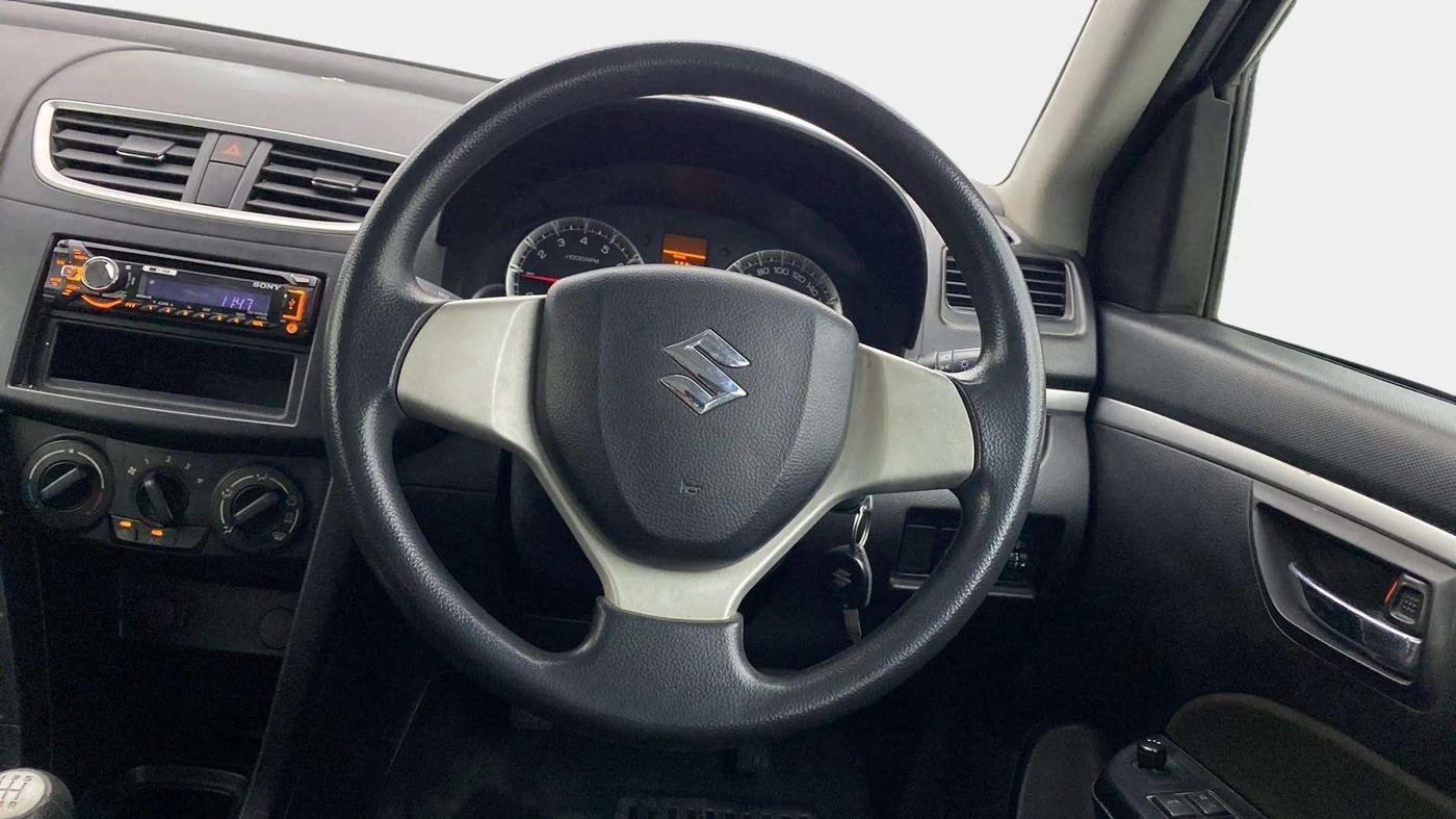 2014 Maruti Swift VXI, Petrol, Manual, 50,781 km, Steering Wheel Close Up