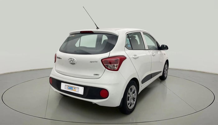 2017 Hyundai Grand i10 SPORTZ 1.2 KAPPA VTVT, CNG, Manual, 77,206 km, Right Back Diagonal