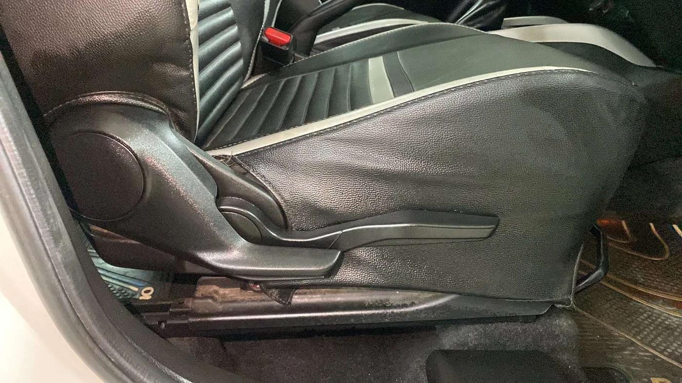 2018 Maruti Baleno ZETA CVT PETROL 1.2, Petrol, Automatic, 33,577 km, Driver Side Adjustment Panel