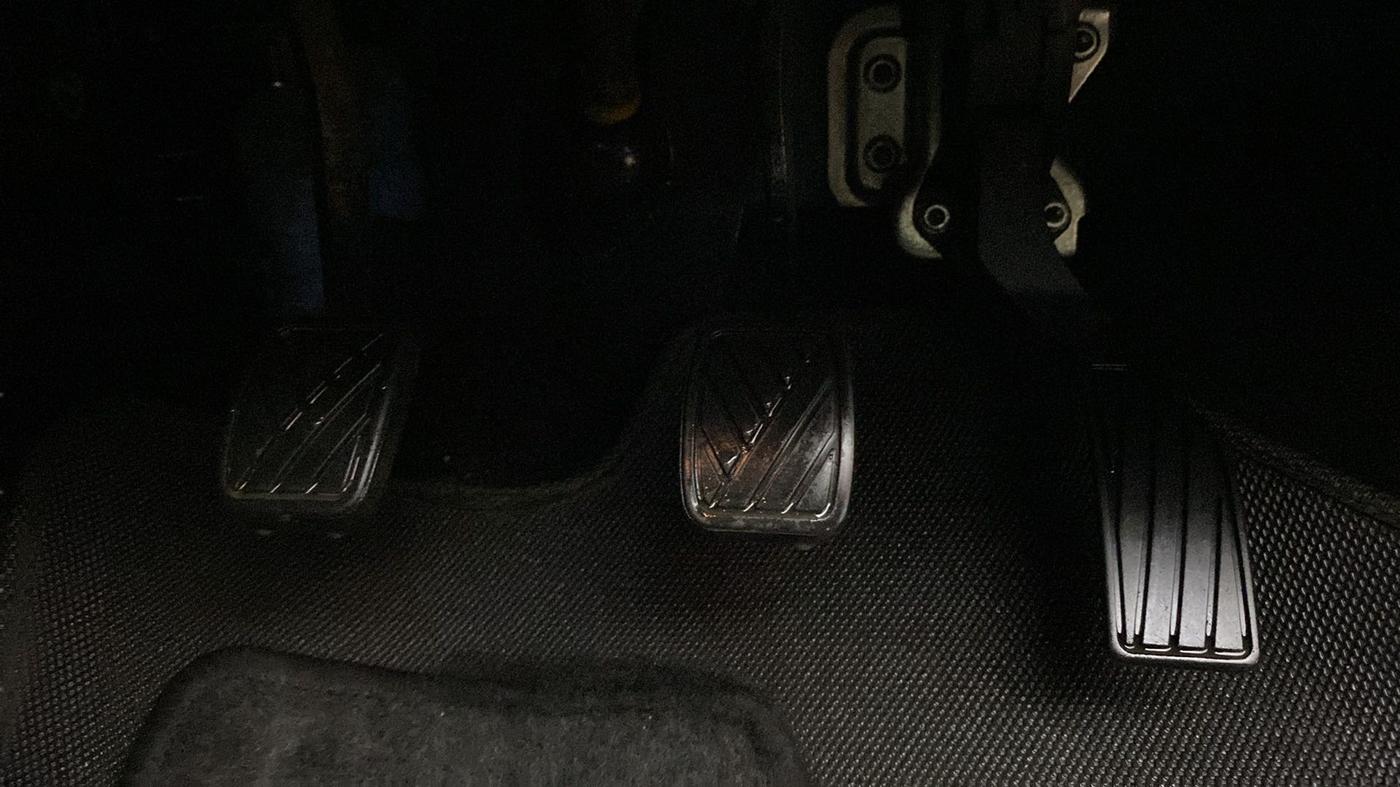2013 Maruti Swift VXI, Petrol, Manual, 53,590 km, Pedals