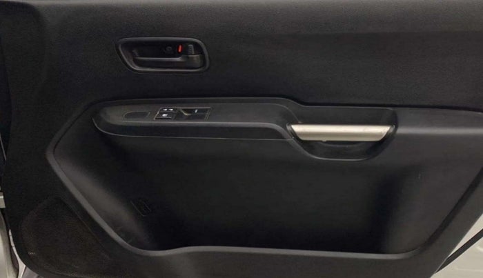 2019 Maruti IGNIS SIGMA 1.2, Petrol, Manual, 71,776 km, Driver Side Door Panels Control