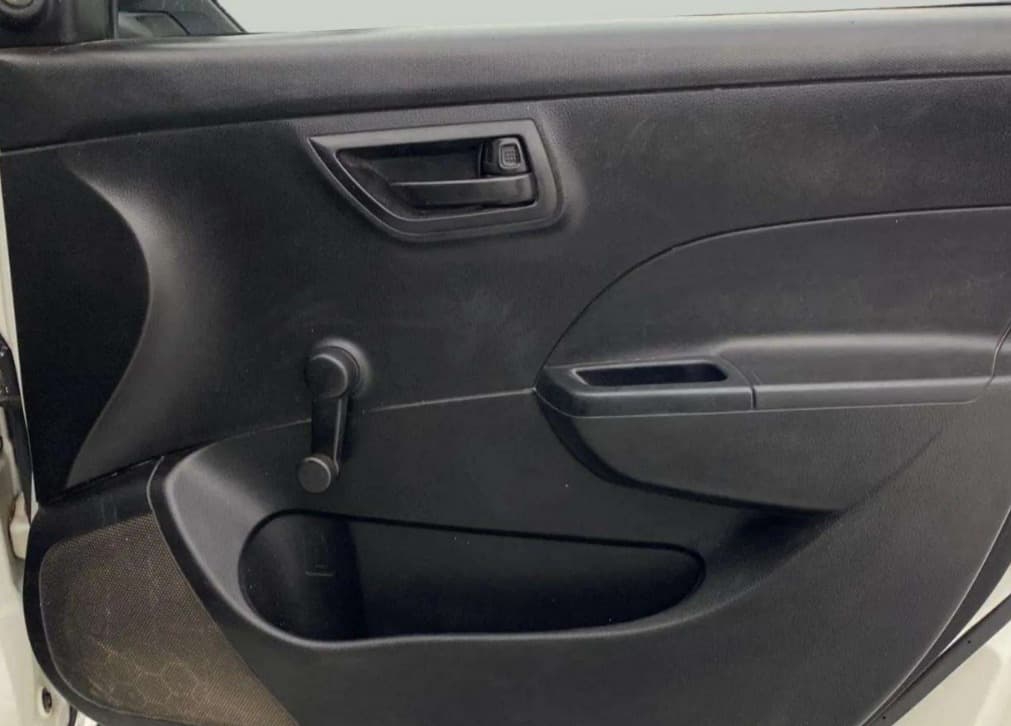 2014 Maruti Swift LXI, Petrol, Manual, 48,376 km, Driver Side Door Panels Control