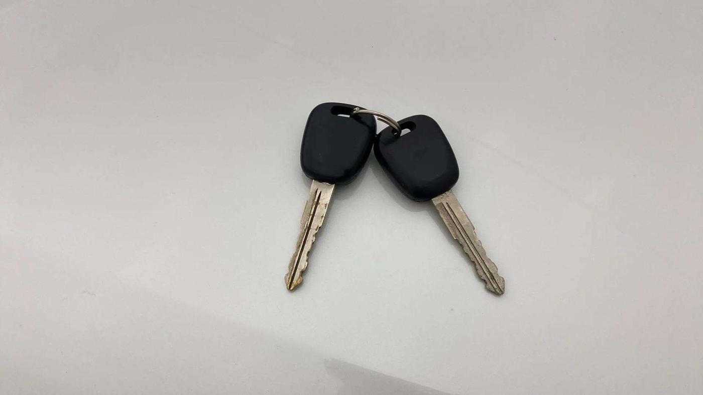 2014 Maruti Swift LXI, Petrol, Manual, 48,376 km, Key Close Up