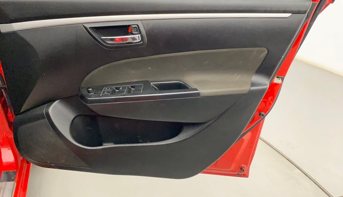 2017 Maruti Swift VXI O, Petrol, Manual, 89,502 km, Driver Side Door Panels Control