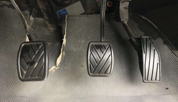 2019 Maruti Swift VXI, Petrol, Manual, 92,580 km, Pedals