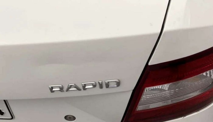 2019 Skoda Rapid AMBITION 1.6 MPI MT, Petrol, Manual, 92,999 km, Dicky (Boot door) - Slightly dented